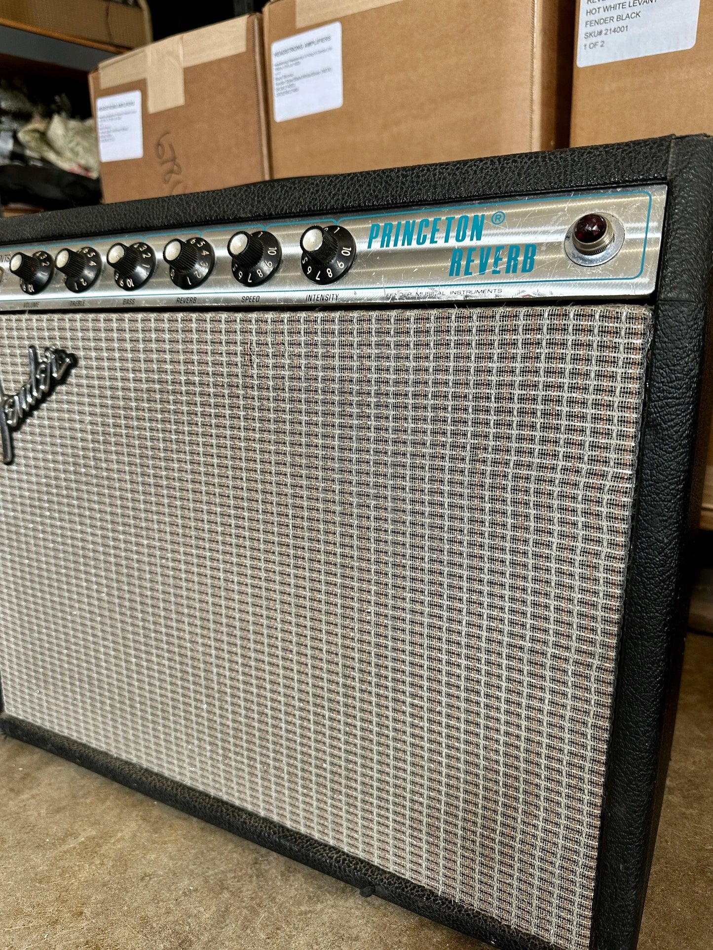 Looking to Purchase Amps or Pedals that need repair!