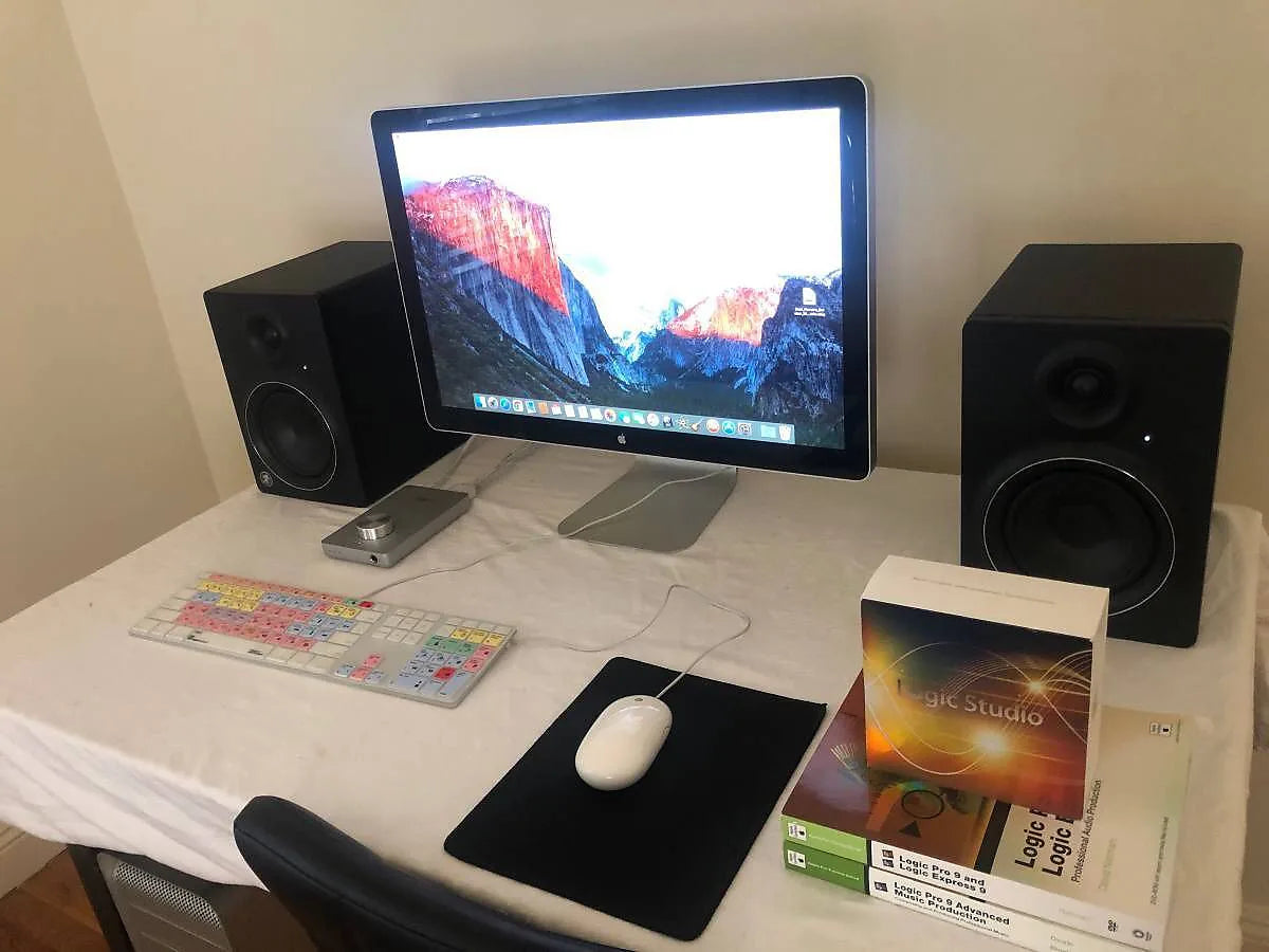 Apple Logic Pro 9 Complete Recording & Education Bundle